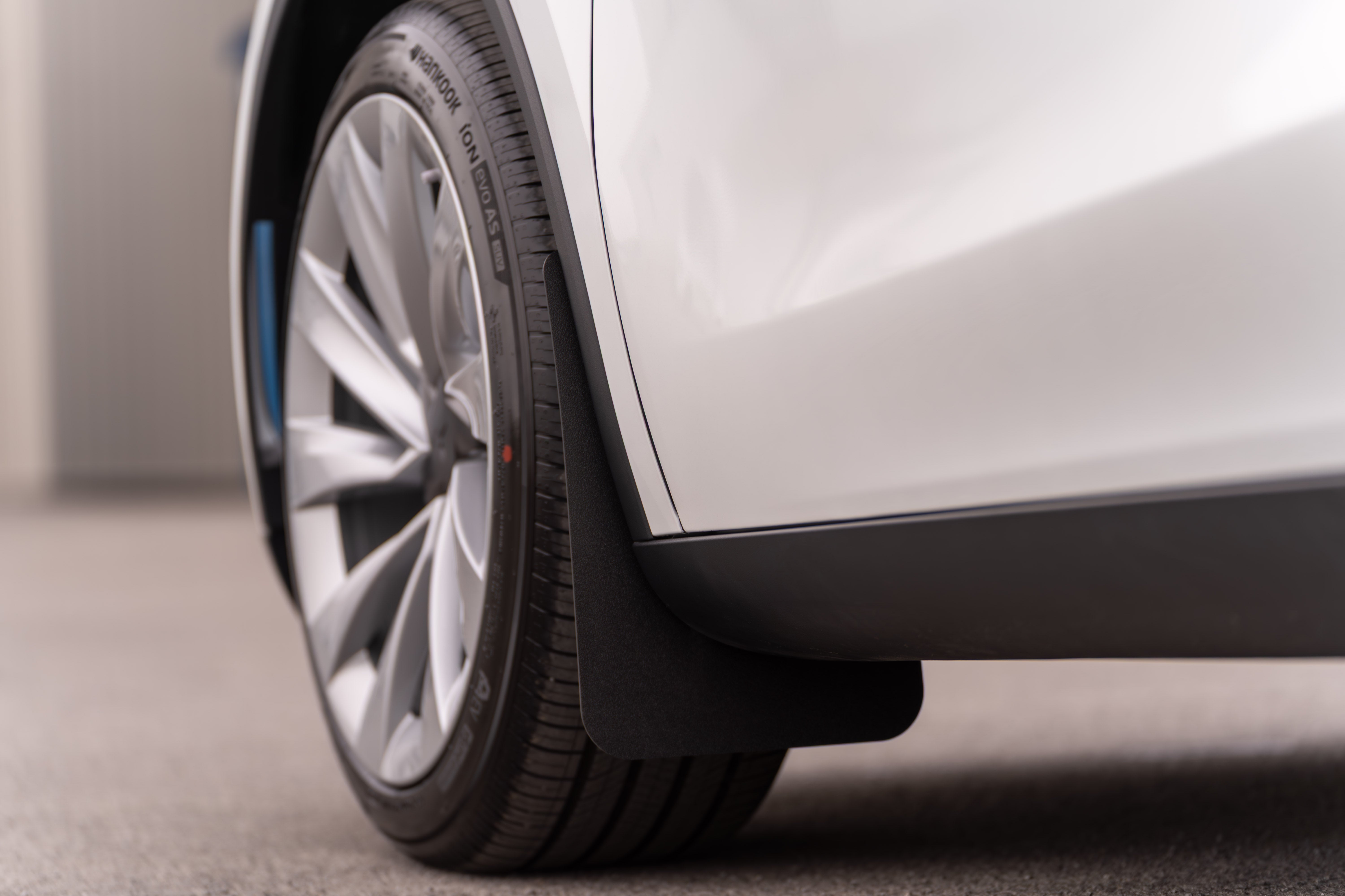 Tesla Model Y Juniper mudguards (2025+)